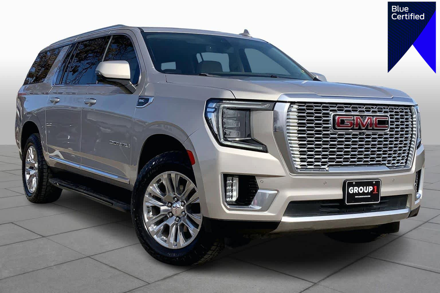 Used 2022 GMC Yukon XL Denali image 1