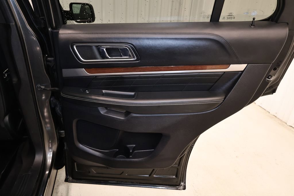Certified 2018 Ford Explorer Platinum AWD/4WD image 21