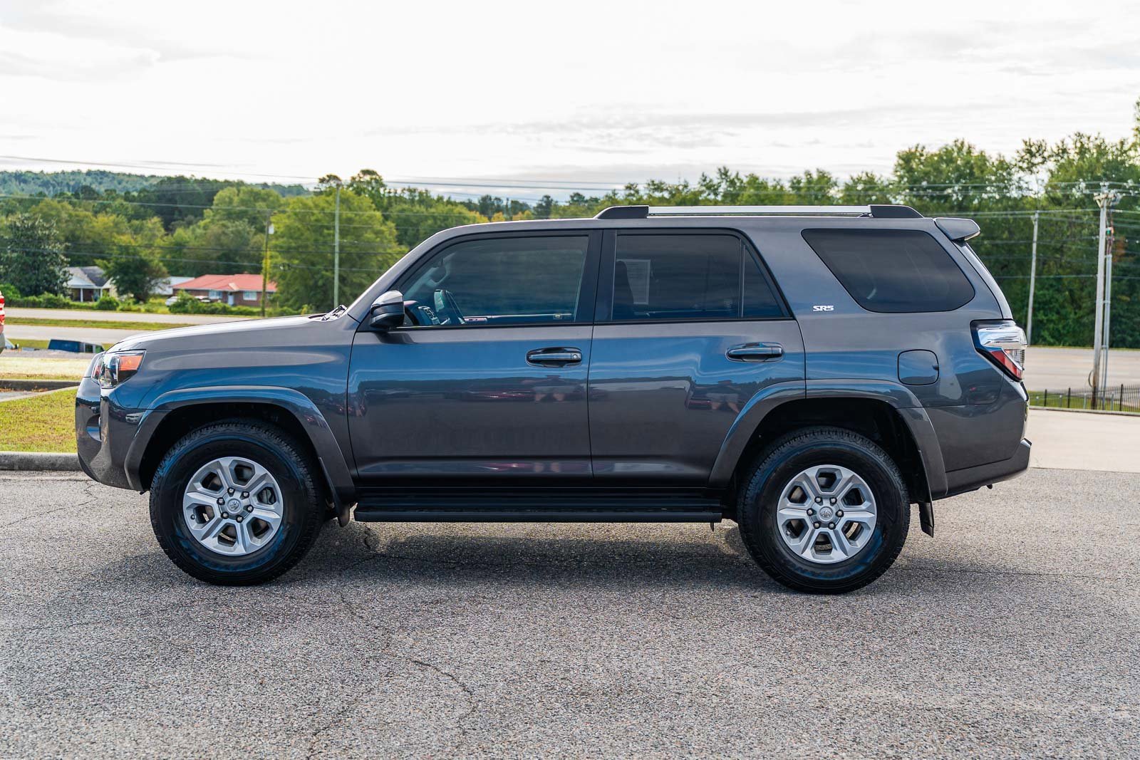 Used 2020 Toyota 4Runner SR5 image 2