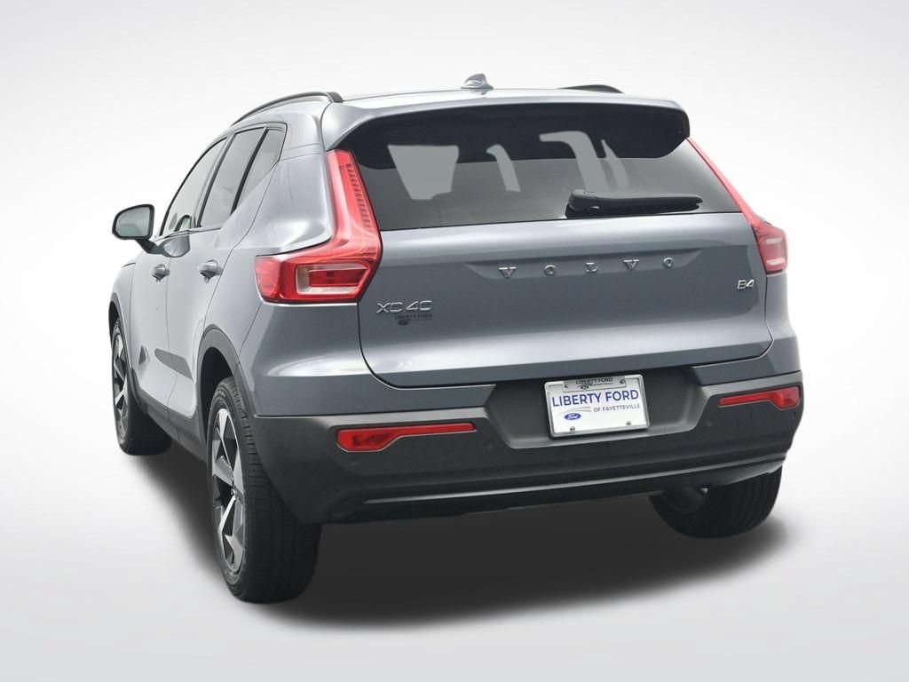 Used 2023 Volvo XC40 B4 Ultimate FWD image 9