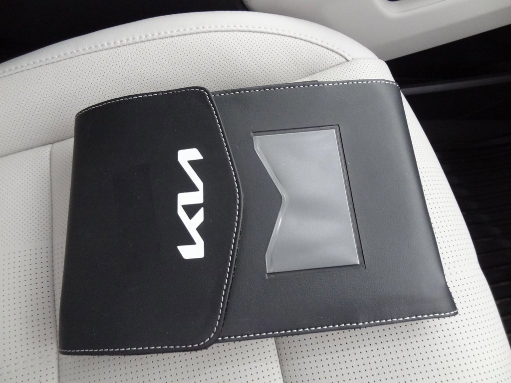 Used 2025 Kia Telluride EX image 18