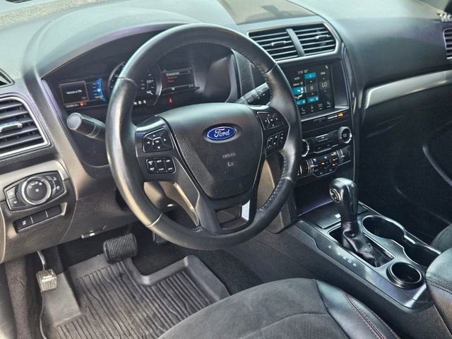 Certified 2019 Ford Explorer XLT w/ Equipment Group 202A FWD image 38