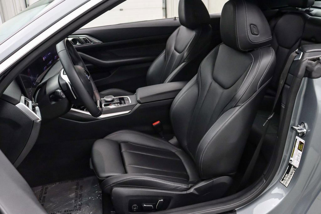 Used 2025 BMW 430i Convertible w/ Premium Package image 14