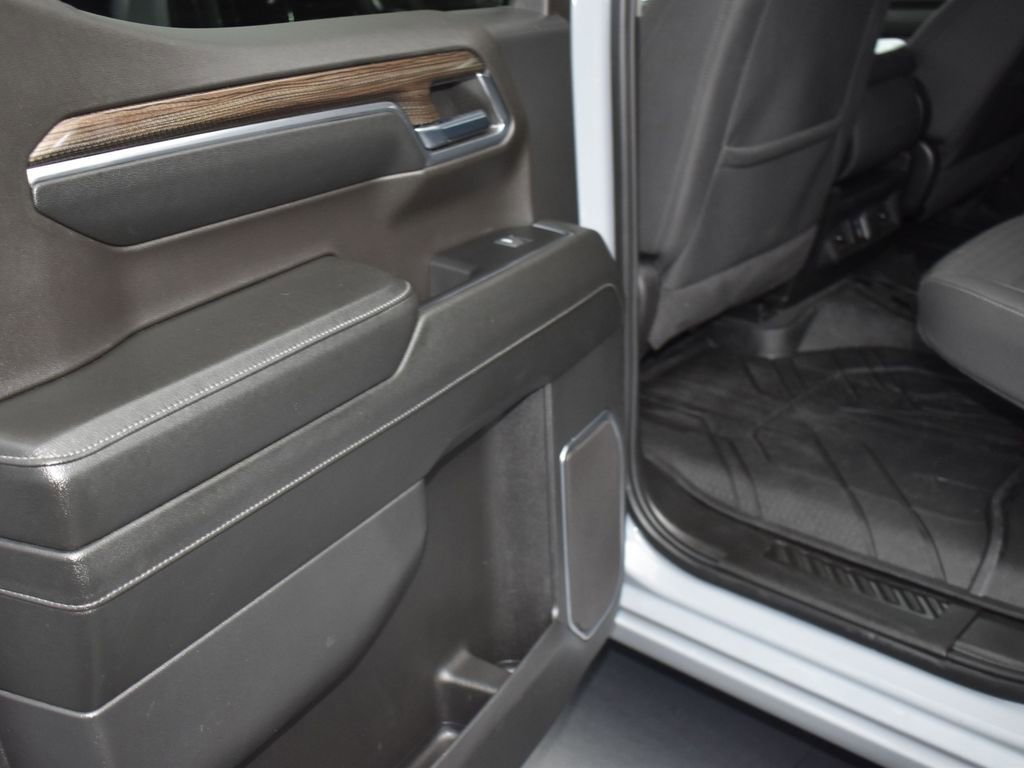 Used 2024 Chevrolet Silverado 1500 LT image 12