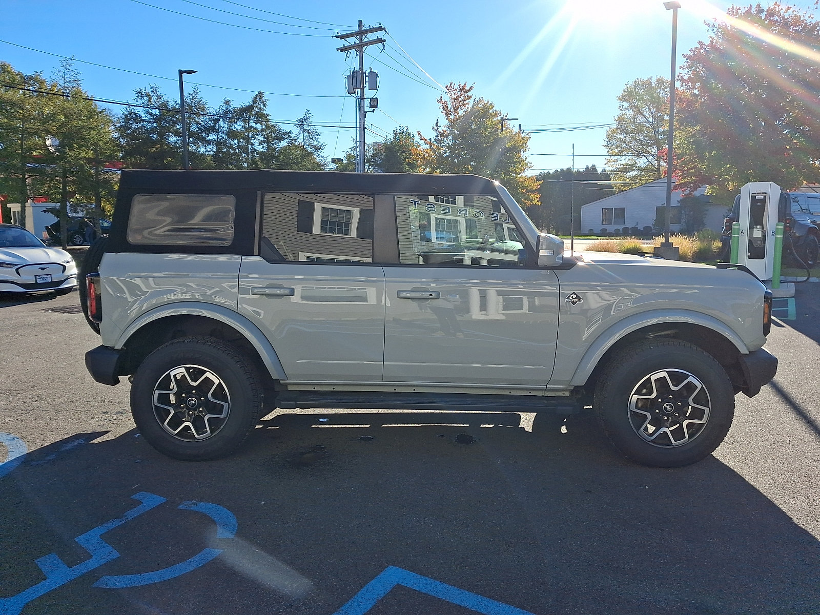 Certified 2022 Ford Bronco Outer Banks AWD/4WD image 4