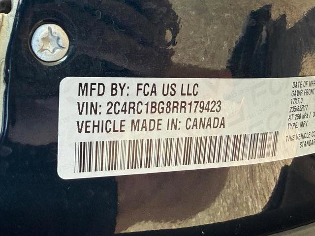 Used 2024 Chrysler Pacifica Touring-L FWD image 26