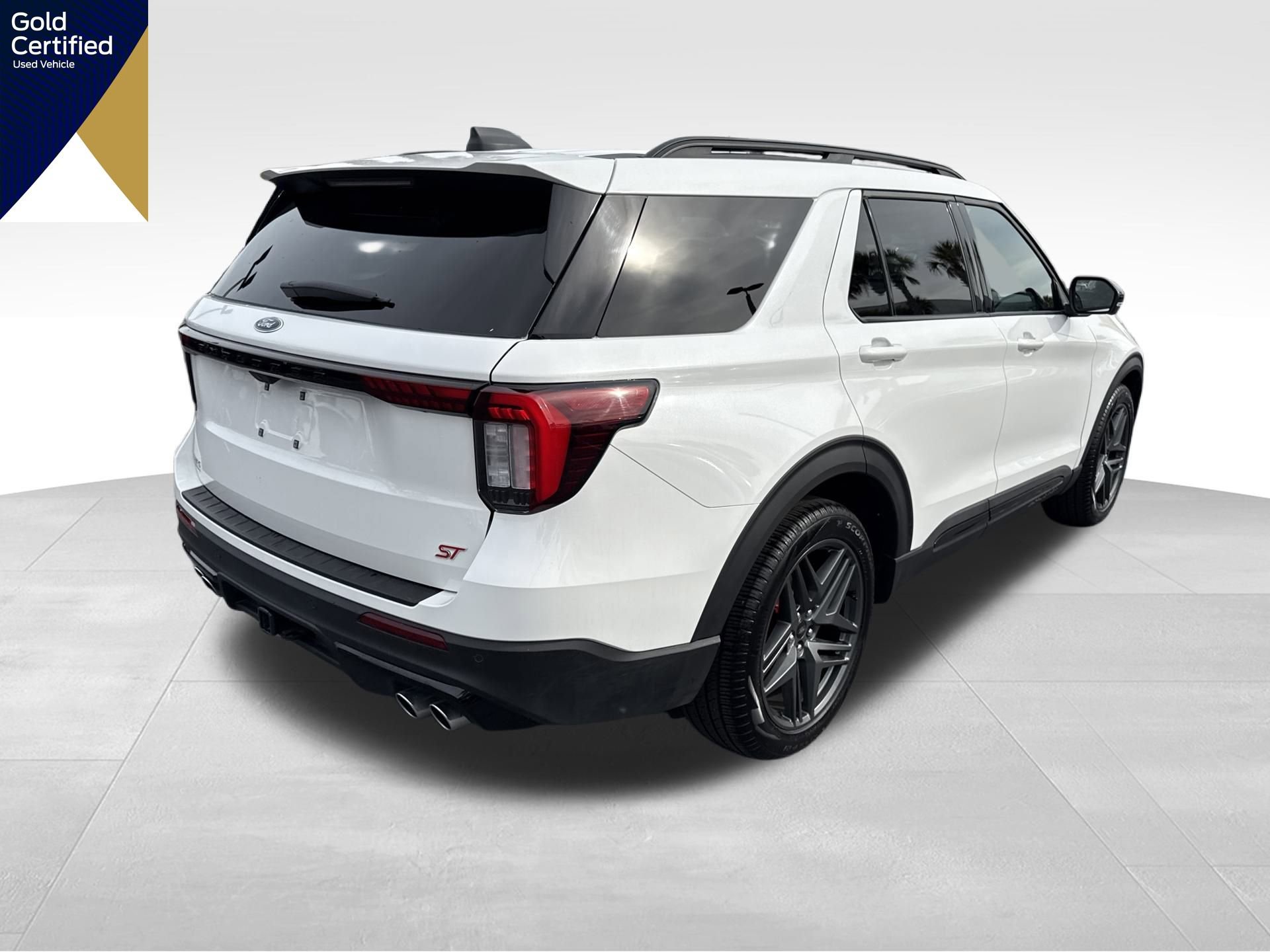 Certified 2025 Ford Explorer ST image 9