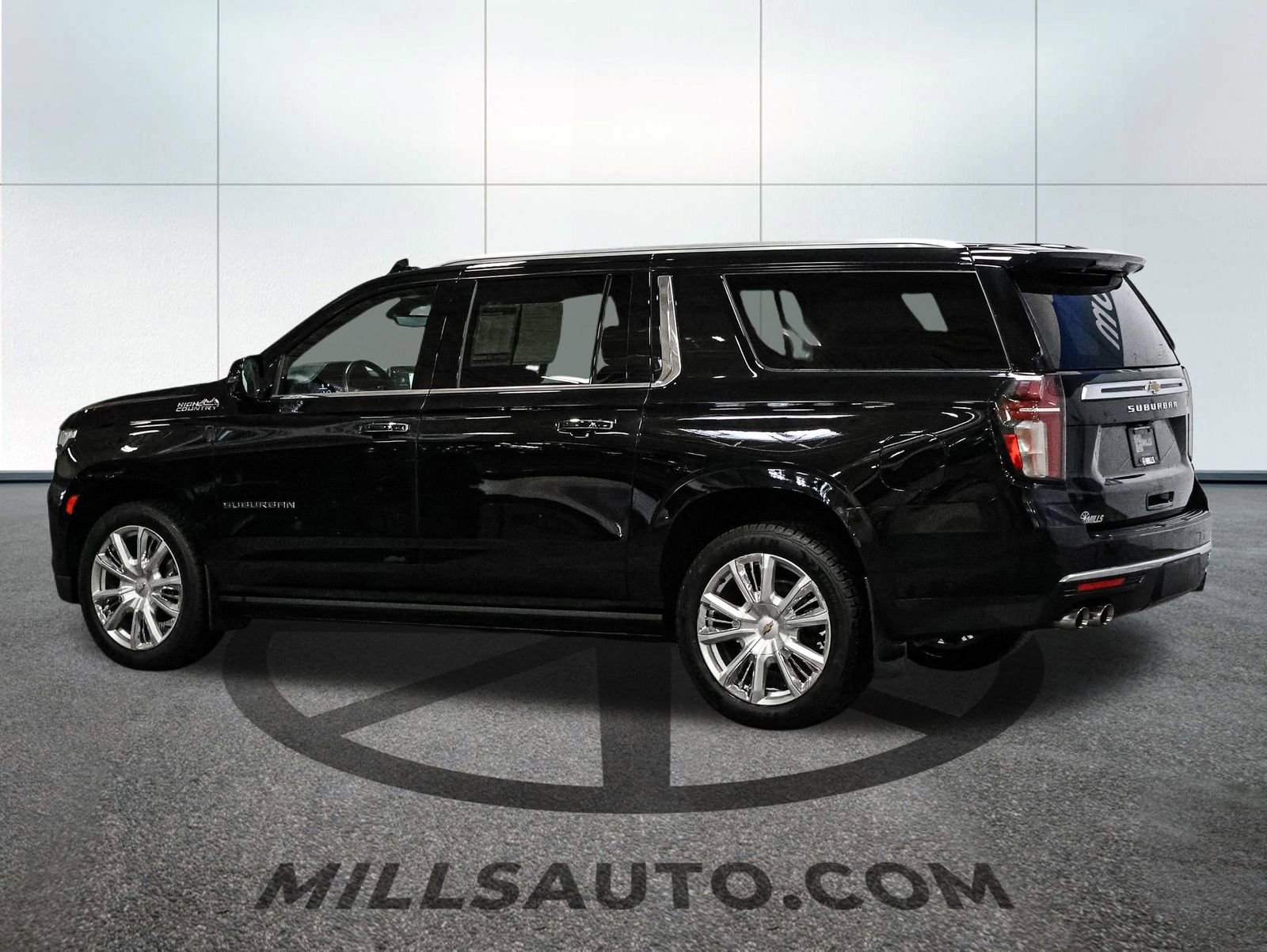 Used 2022 Chevrolet Suburban High Country AWD/4WD image 4