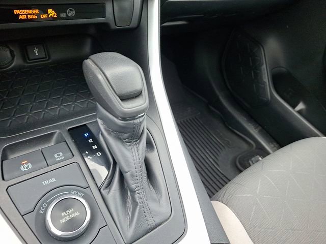 Used 2021 Toyota RAV4 XLE w/ Convenience Package image 15