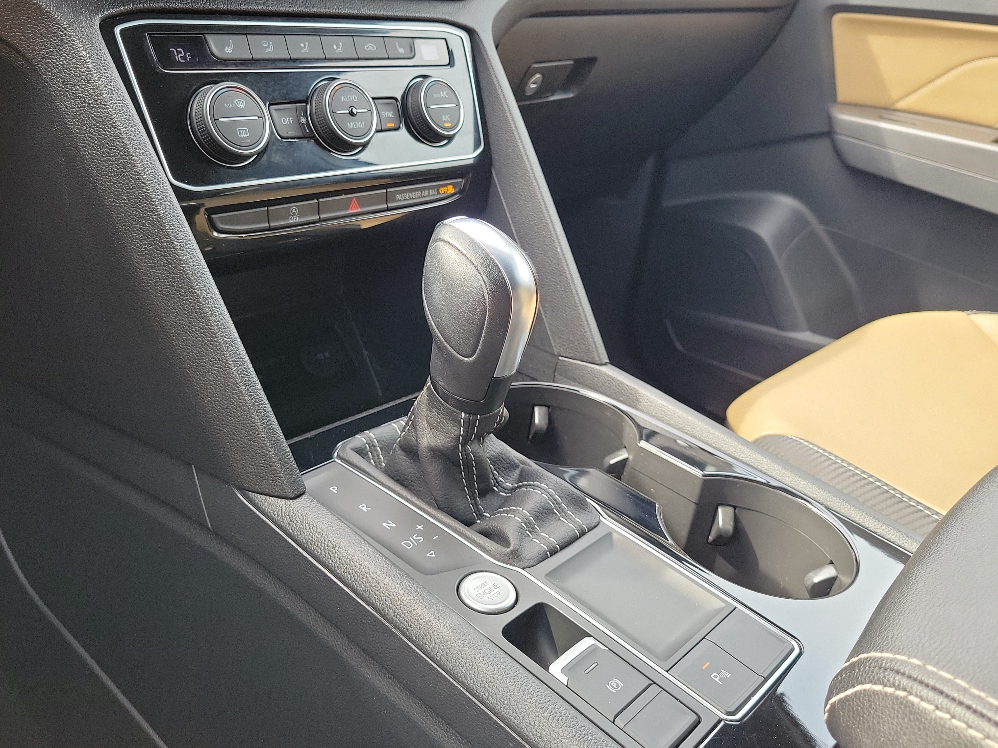 Used 2022 Volkswagen Atlas Cross Sport SE FWD image 27