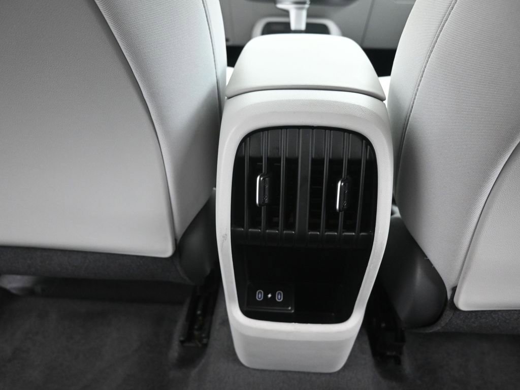 Used 2025 Hyundai Kona SEL FWD image 16