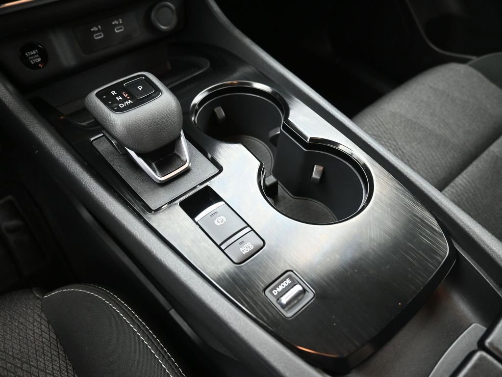 Used 2025 Nissan Rogue SV image 31