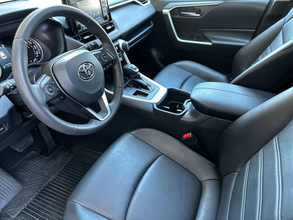 Used 2022 Toyota RAV4 XLE Premium FWD image 9