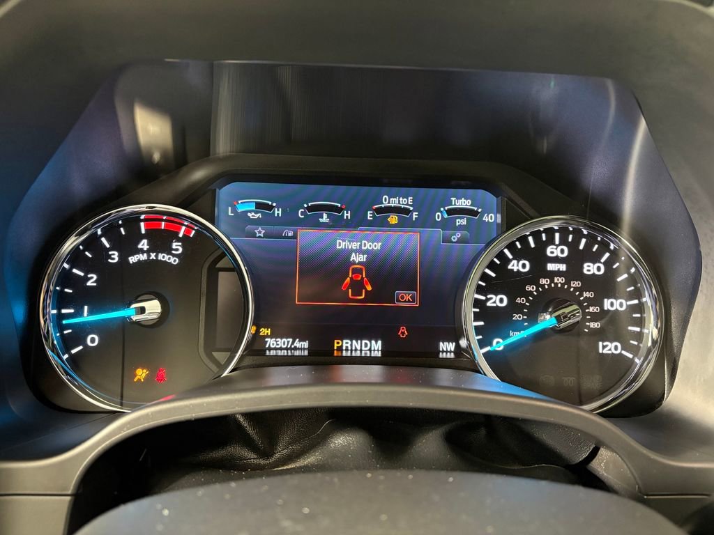 Certified 2022 Ford F350 Platinum w/ Tremor Off-Road Package AWD/4WD image 17