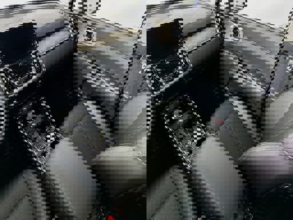 Used 2023 Kia Sorento EX w/ Panoramic Sunroof Package image 14