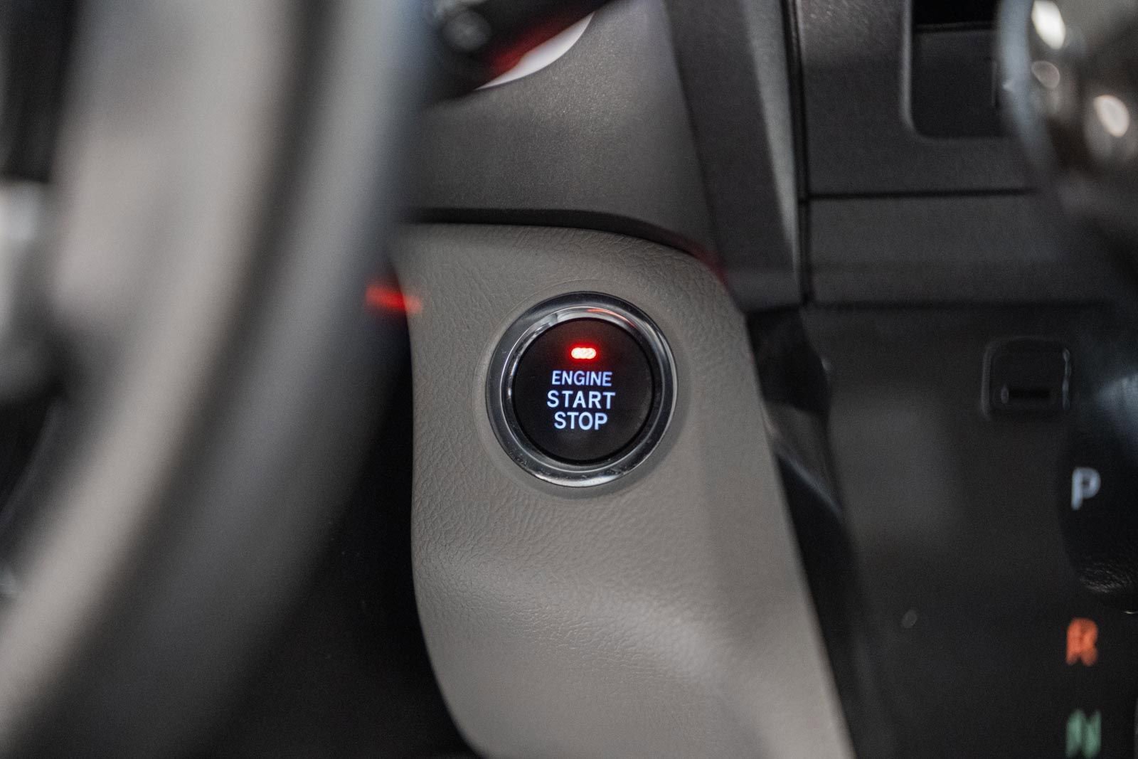 Used 2020 Toyota Sienna XLE w/ XLE Navigation Package image 33