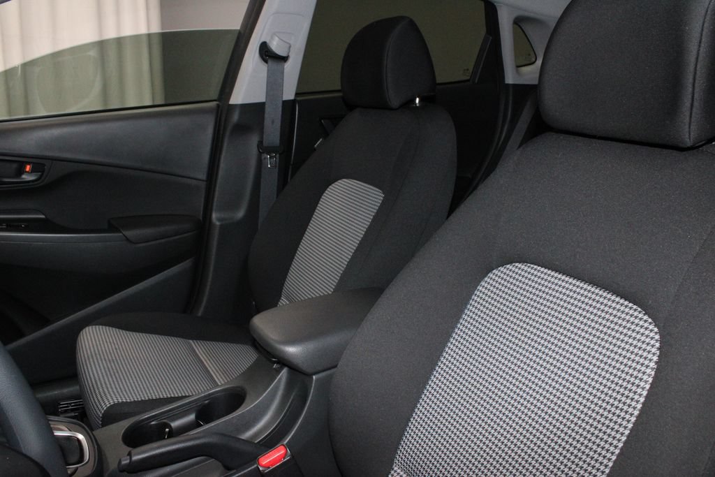 Used 2022 Hyundai Kona SE FWD image 25