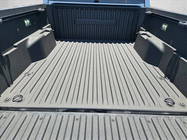 Used 2025 Toyota Tacoma SR5 AWD/4WD image 6