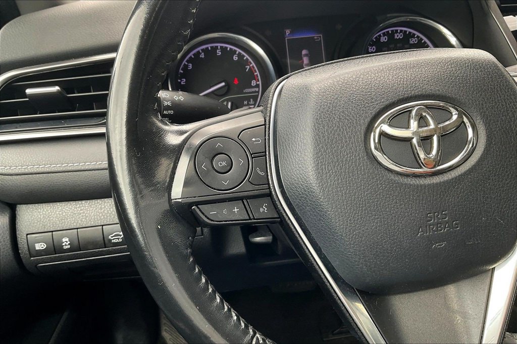 Used 2020 Toyota Camry SE FWD image 11