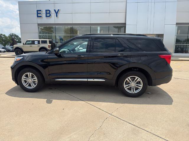 Certified 2023 Ford Explorer XLT w/ Equipment Group 202A AWD/4WD image 2