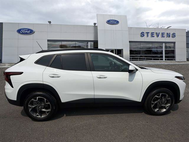 Used 2024 Chevrolet Trax LT w/ Driver Confidence Package FWD image 36