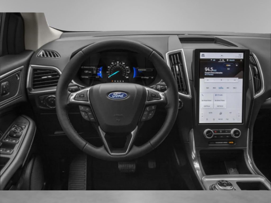 Certified 2024 Ford Edge Titanium image 4