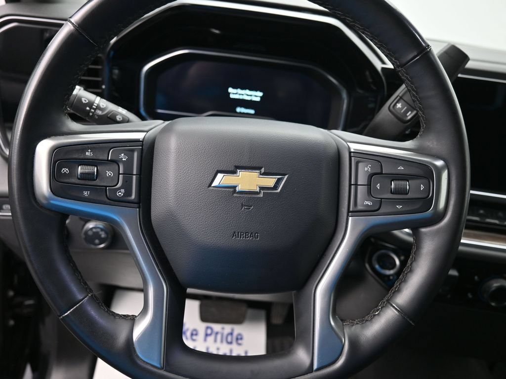 Used 2025 Chevrolet Silverado 1500 LT AWD/4WD image 14