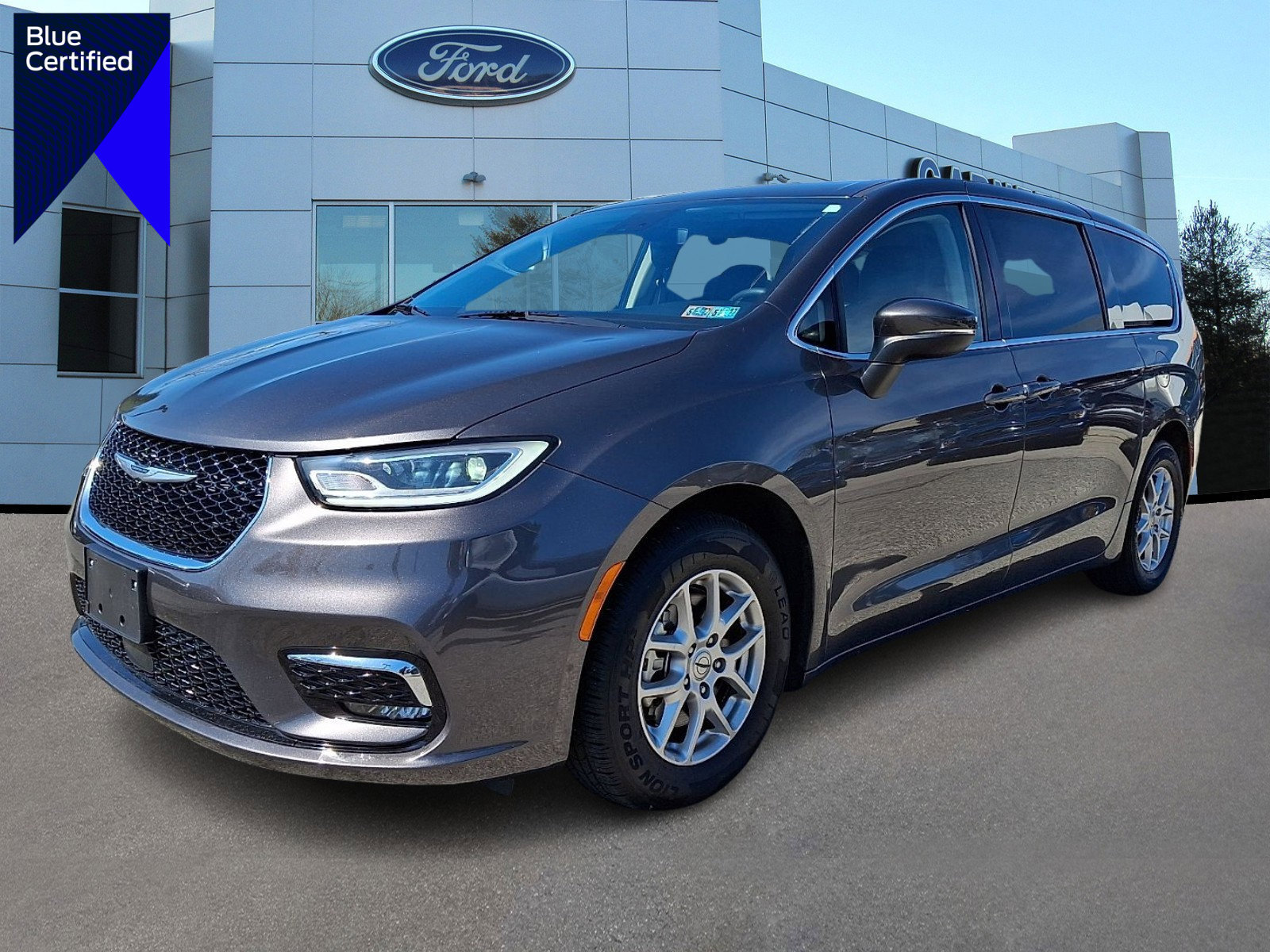 Used 2023 Chrysler Pacifica Touring-L