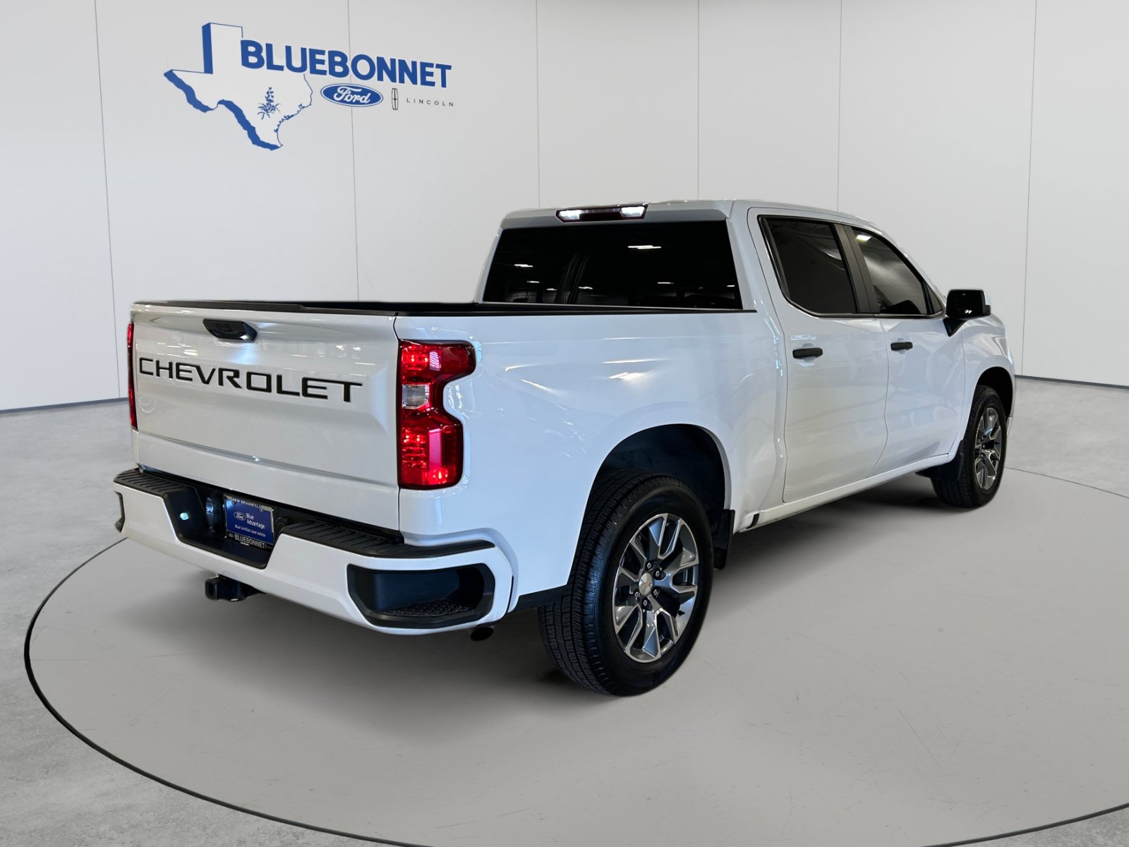 Used 2024 Chevrolet Silverado 1500 Custom RWD image 5