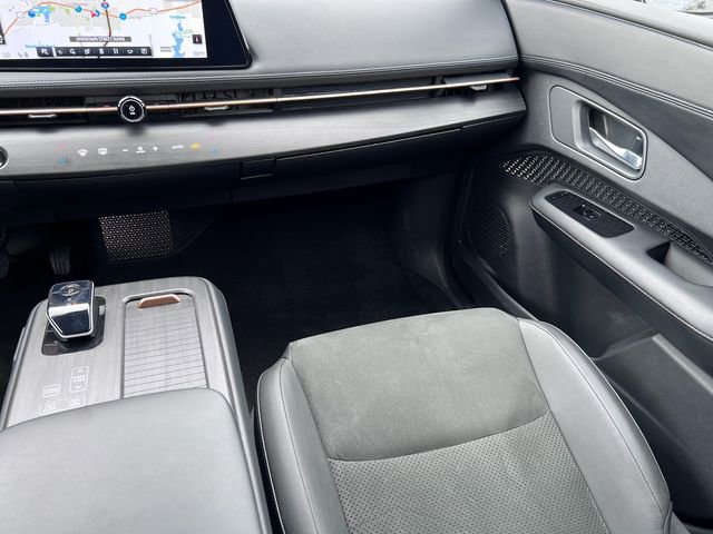 Used 2024 Nissan Ariya AWD image 29
