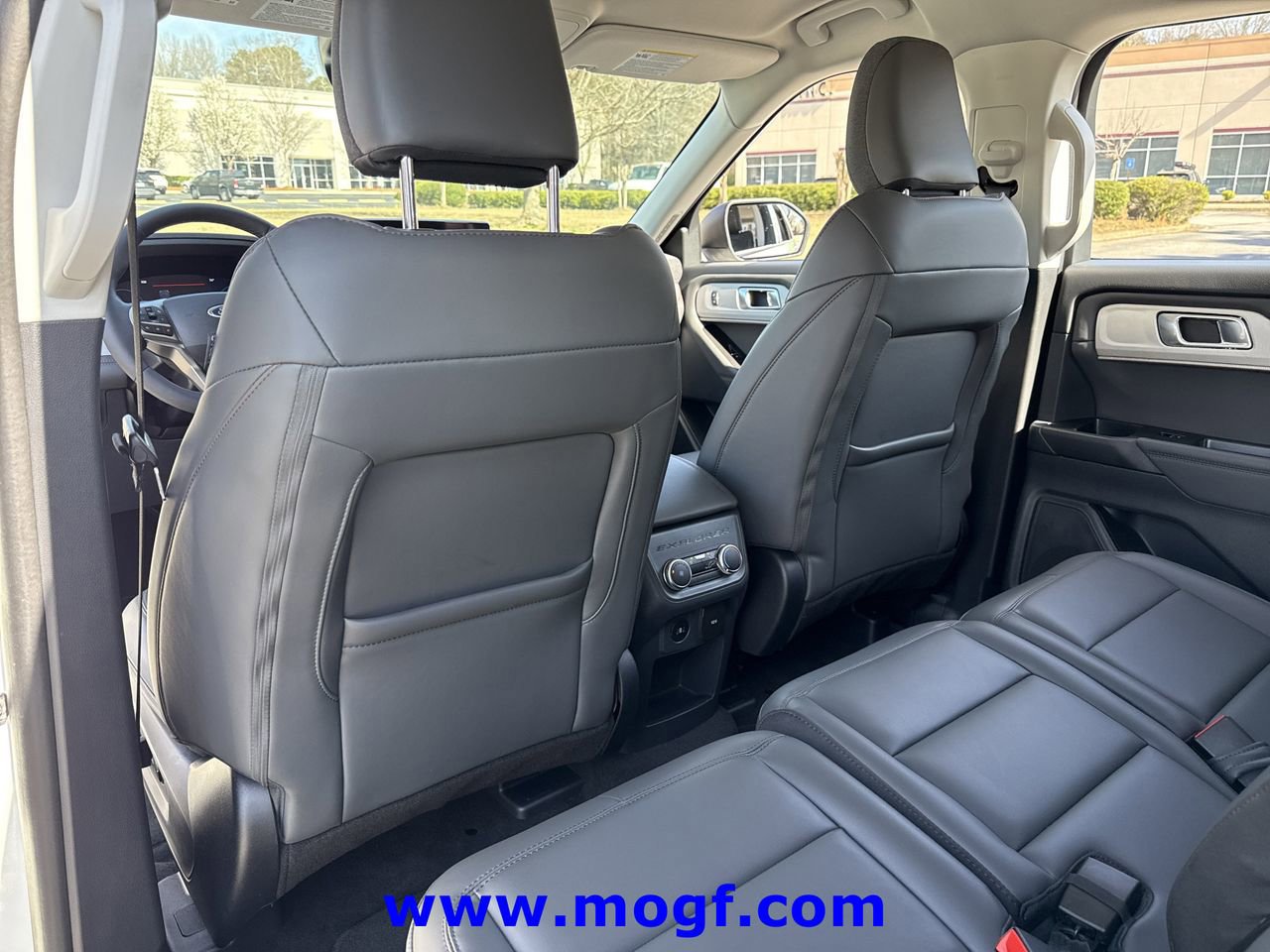 Certified 2025 Ford Explorer Active w/ Active Comfort Package image 24