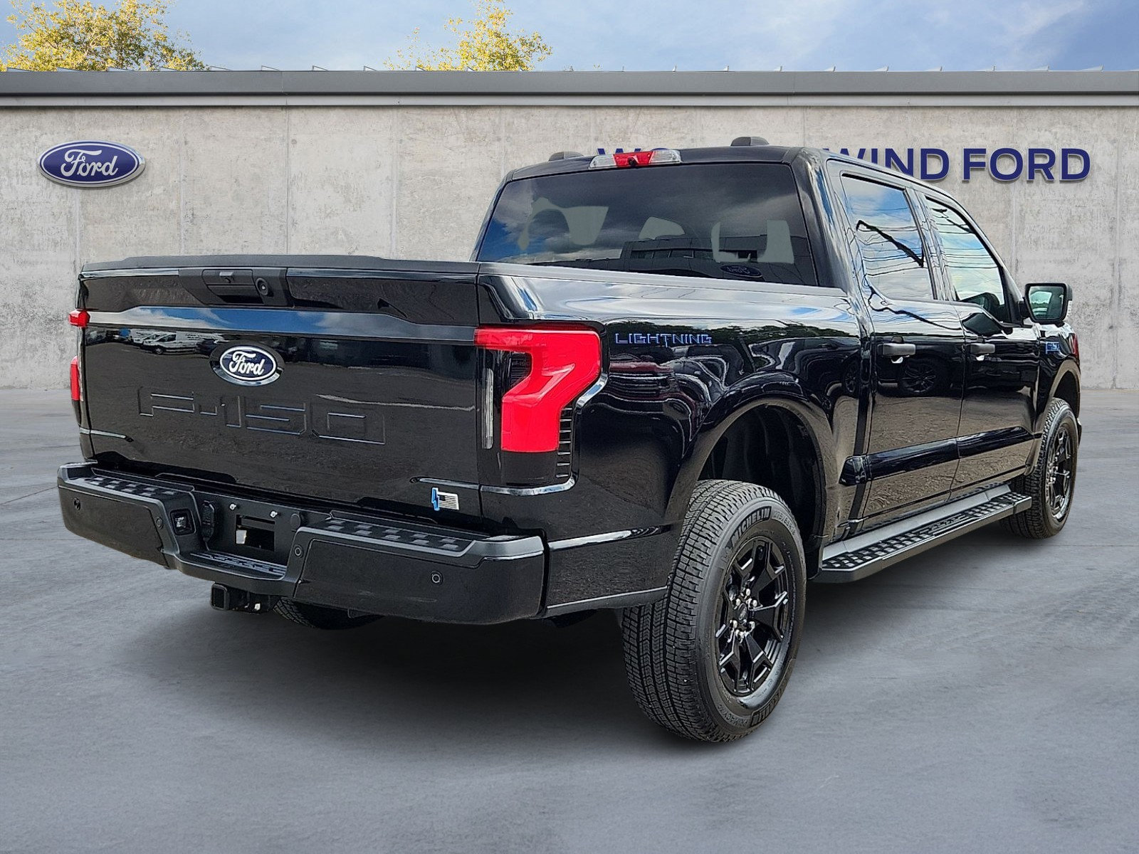 Certified 2025 Ford F150 Lightning XLT AWD/4WD image 6