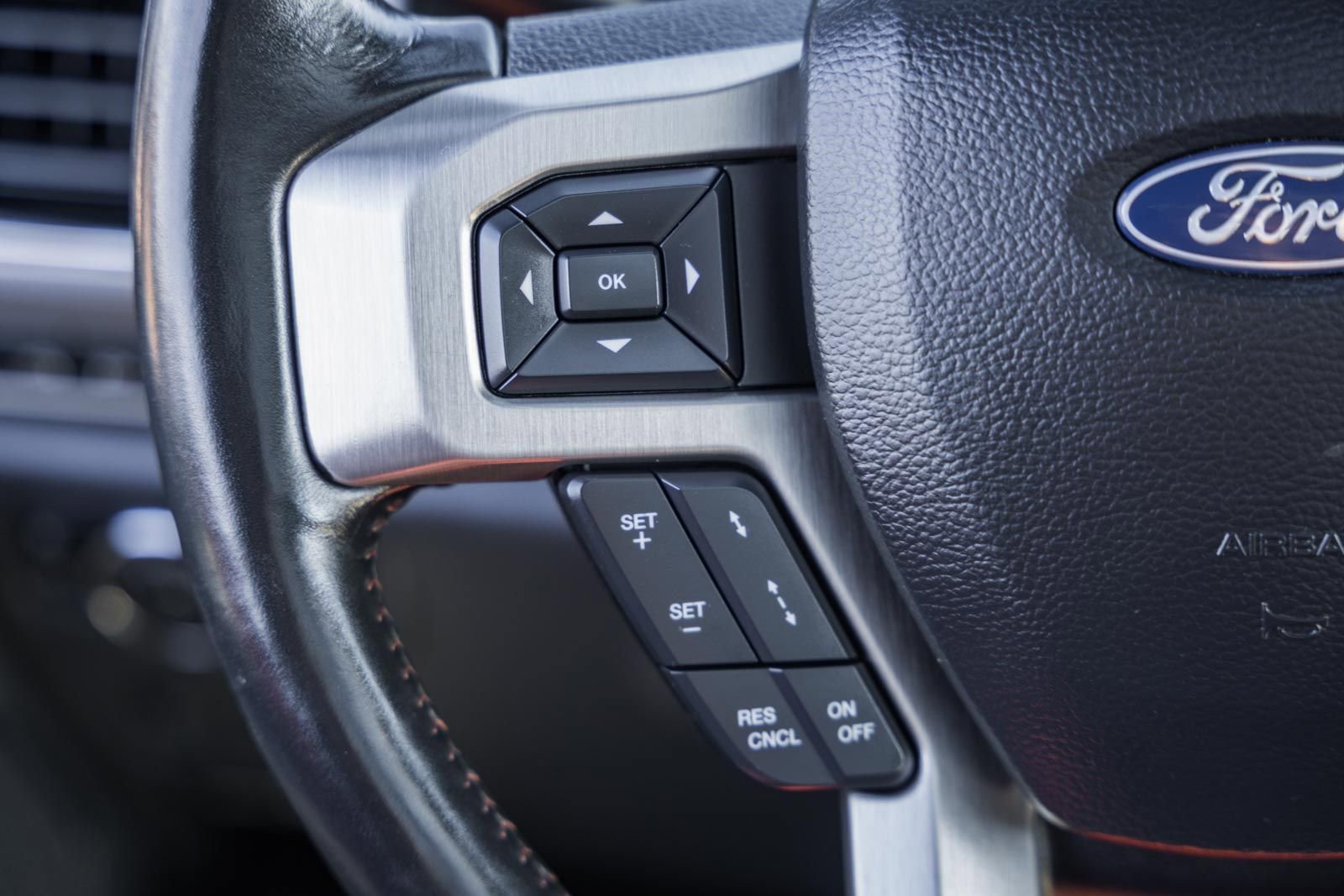 Certified 2022 Ford F450 Platinum w/ FX4 Off-Road Package image 37