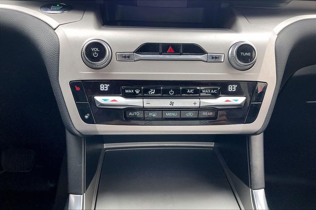 Certified 2020 Ford Explorer XLT w/ Equipment Group 202A image 33