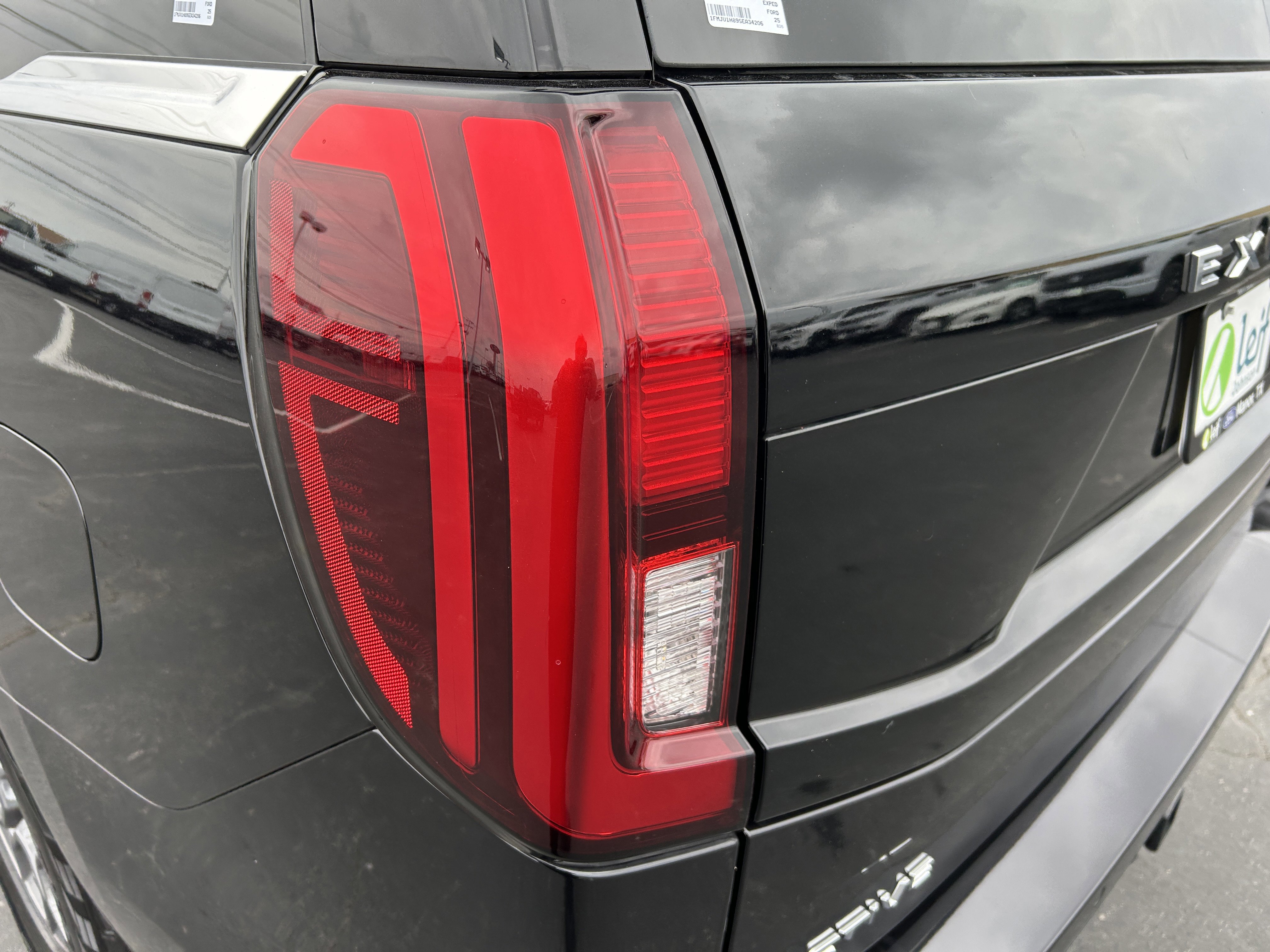 Certified 2025 Ford Expedition Active image 24