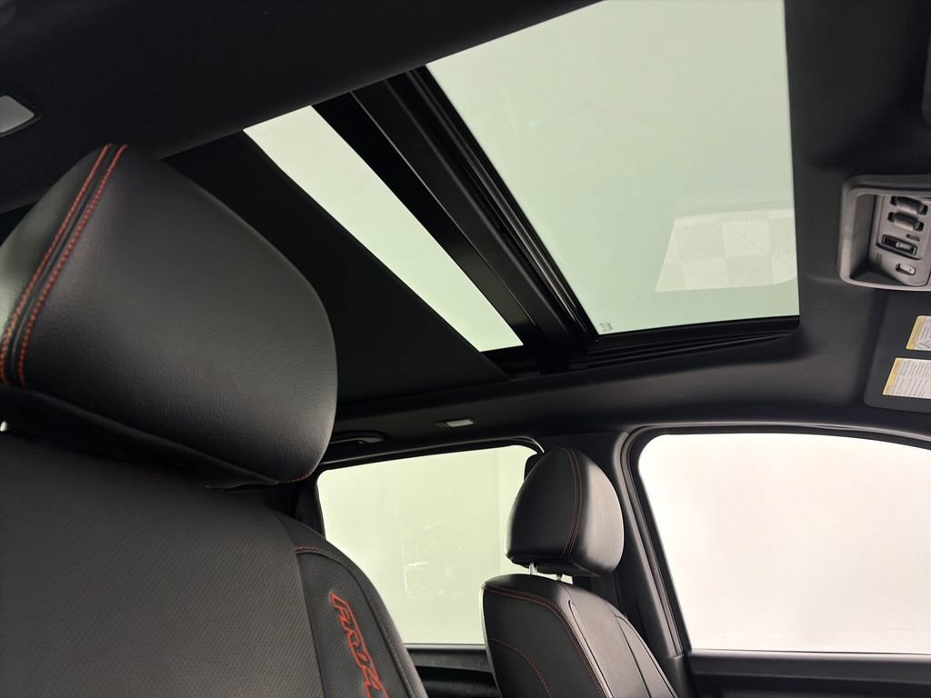 Used 2022 Nissan Titan PRO-4X w/ Pro-4x Convenience Package AWD/4WD image 32