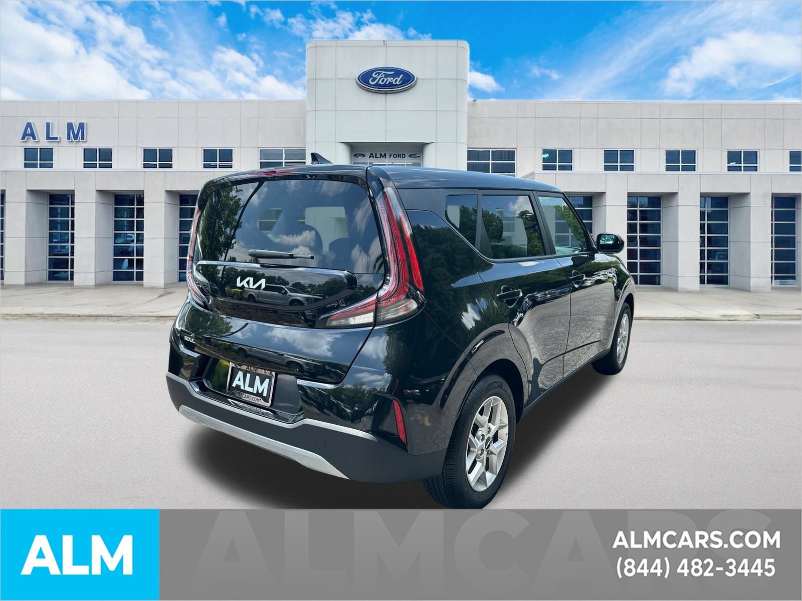 Used 2025 Kia Soul LX w/ LX Technology Package FWD image 5