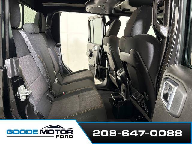Used 2025 Jeep Gladiator Mojave w/ Convenience Group AWD/4WD image 23