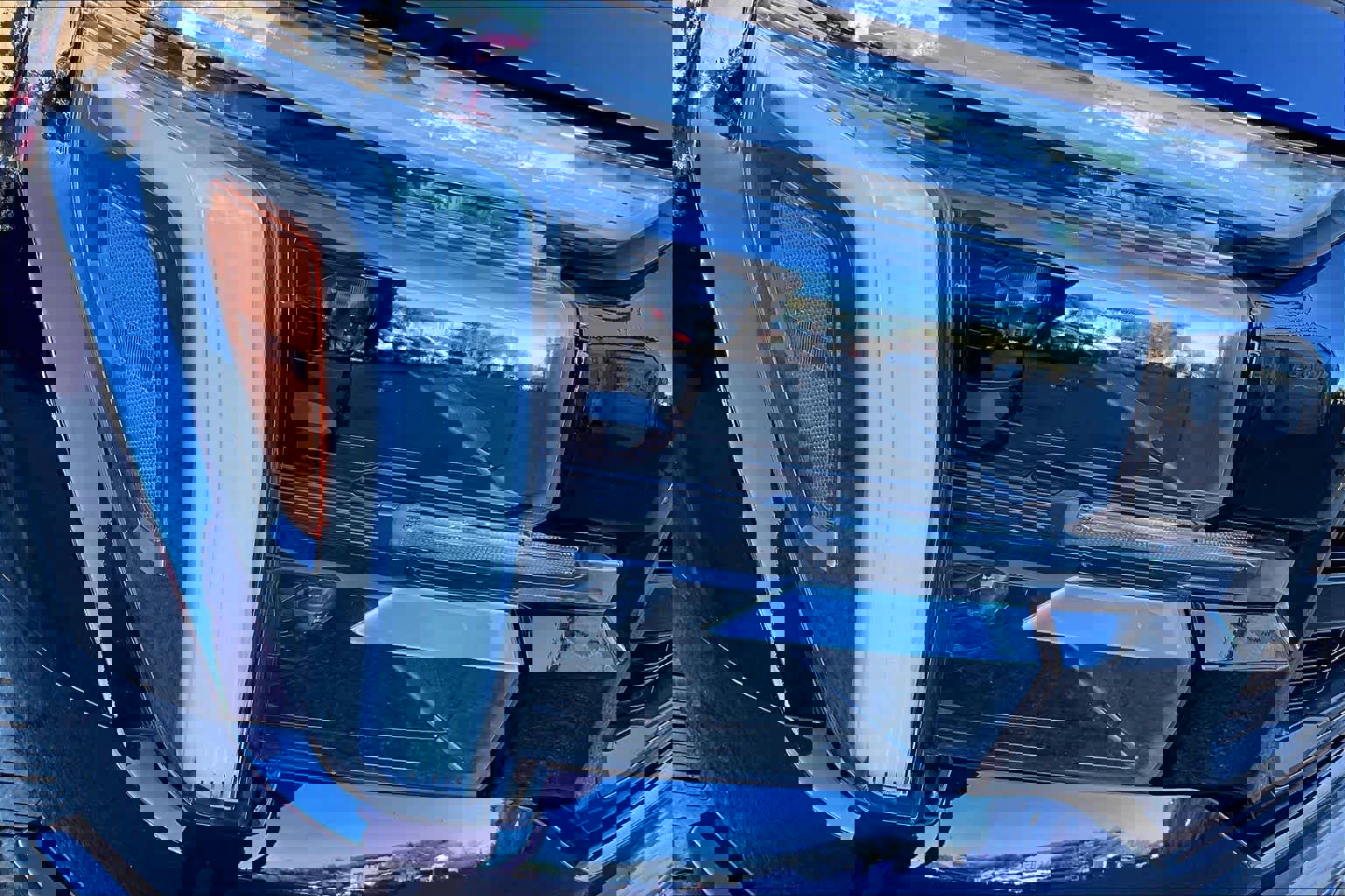 Certified 2025 Ford F150 Lariat w/ Equipment Group 501A Mid image 25