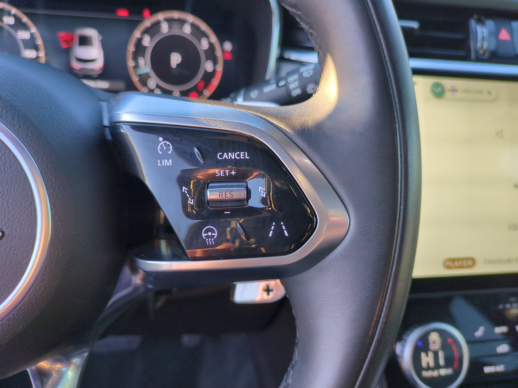Used 2025 Jaguar F-PACE R-Dynamic S AWD/4WD image 20