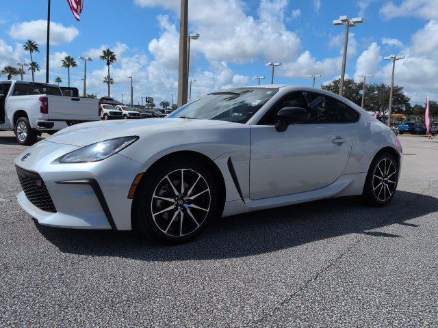 Used 2024 Toyota GR86 RWD image 8