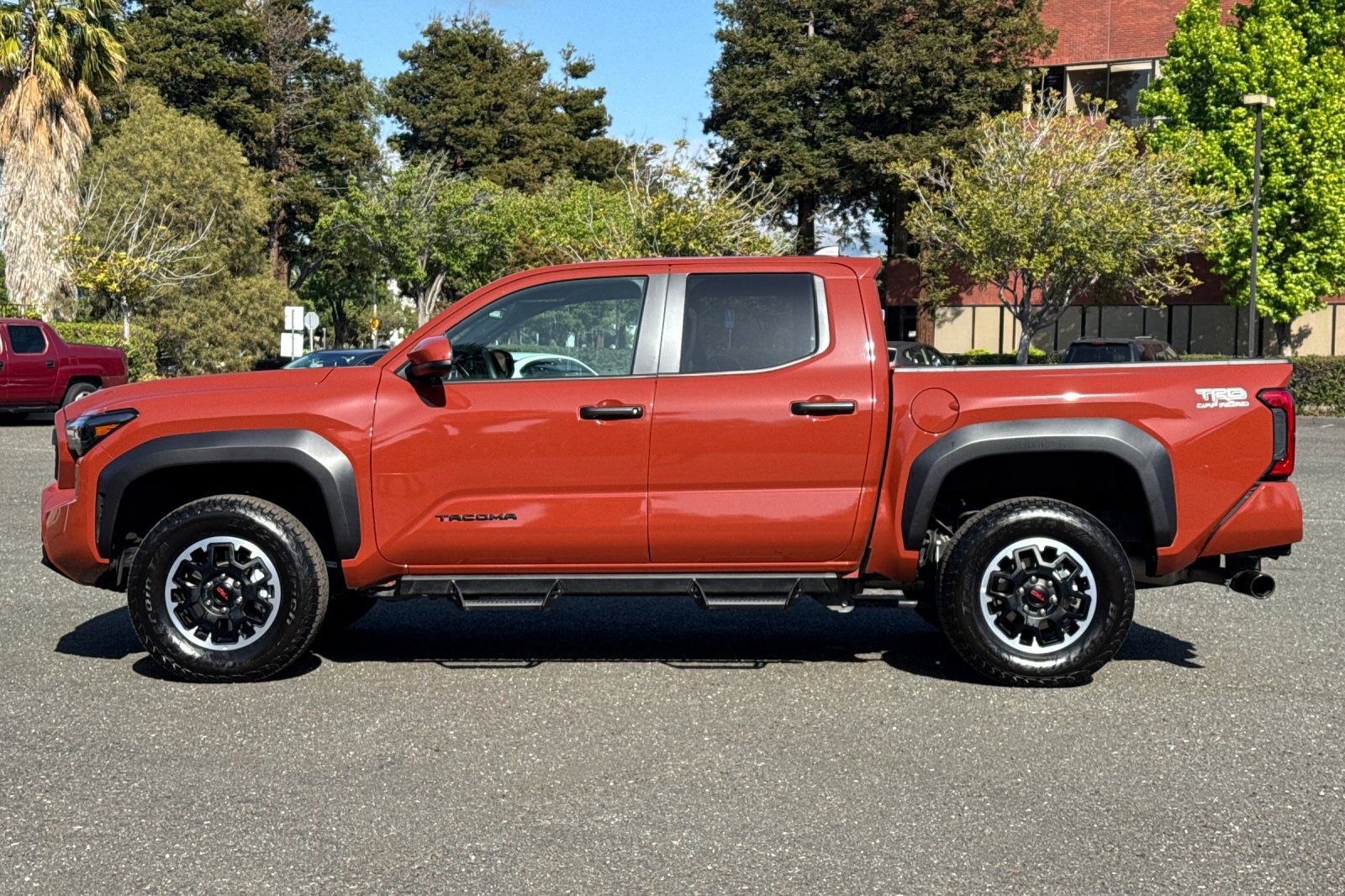 Used 2025 Toyota Tacoma TRD Off-Road AWD/4WD image 7