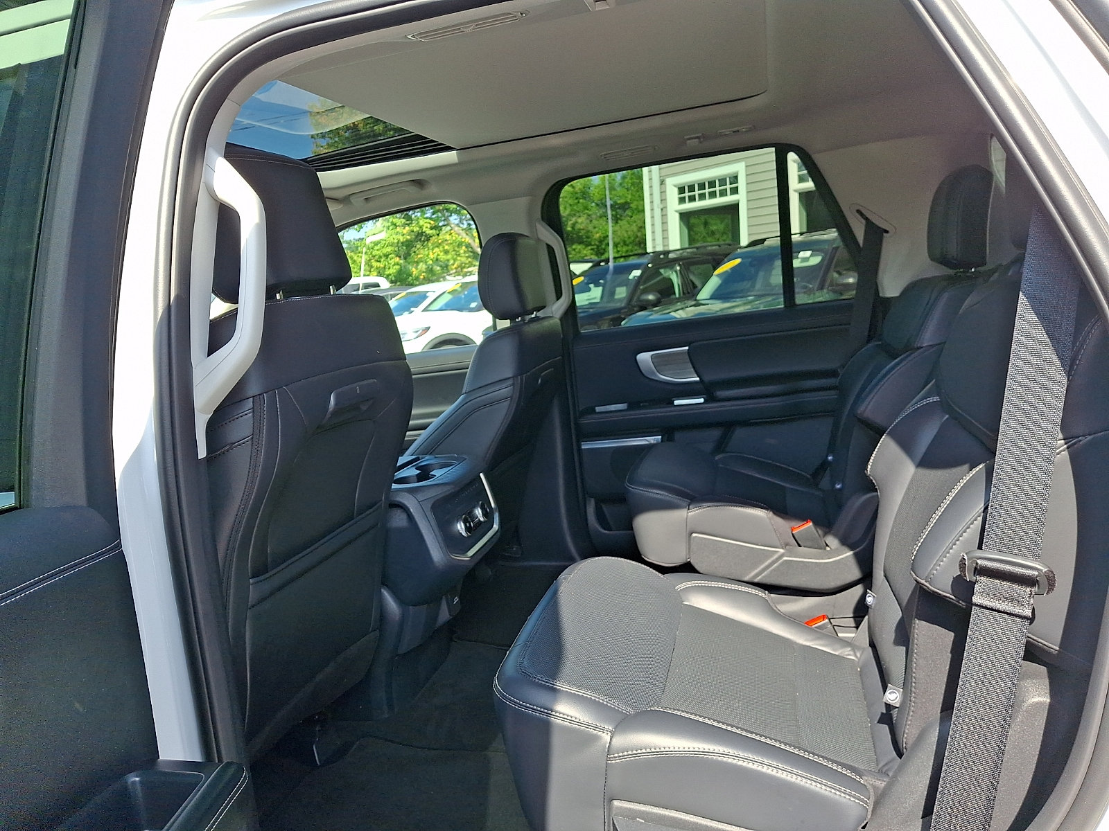 Certified 2025 Ford Expedition Platinum AWD/4WD image 11