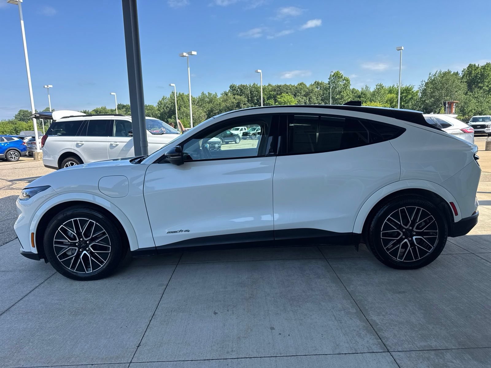 Certified 2025 Ford Mustang Mach-E Premium AWD/4WD image 3