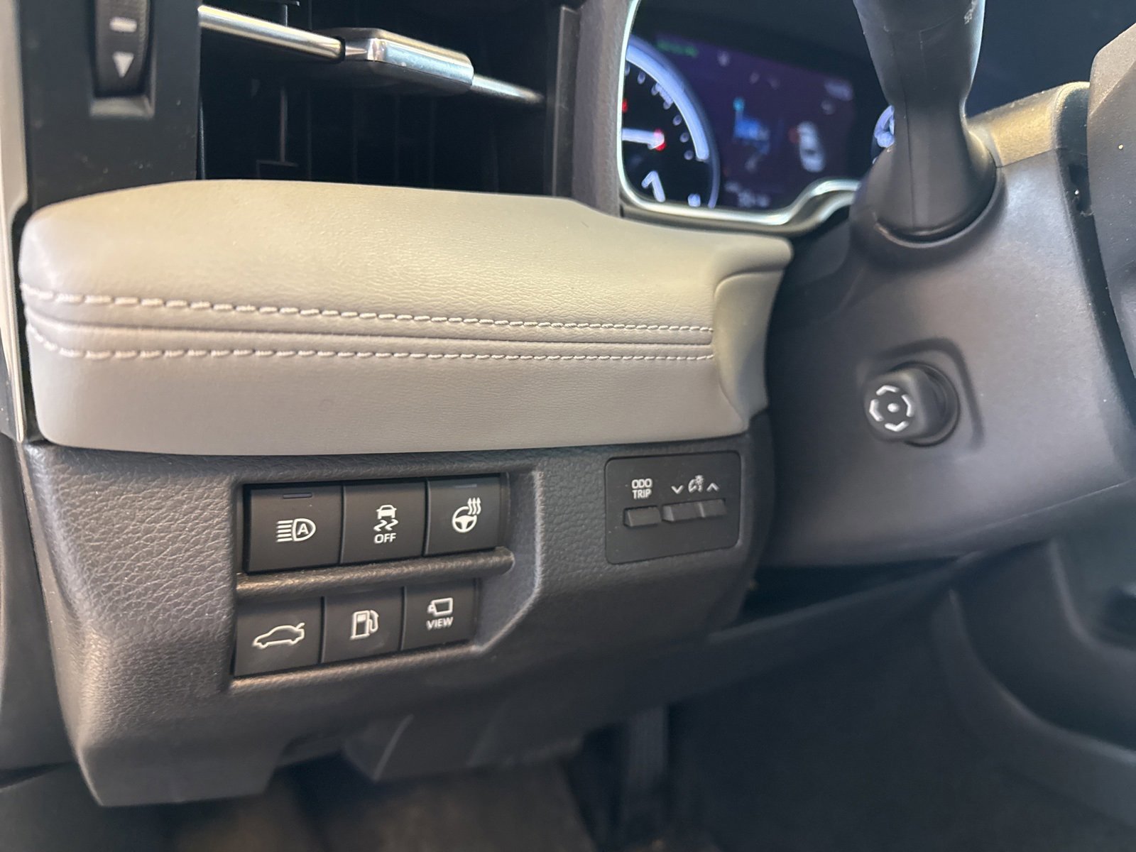 Used 2022 Toyota Avalon Limited w/ Advanced Safety Package image 25