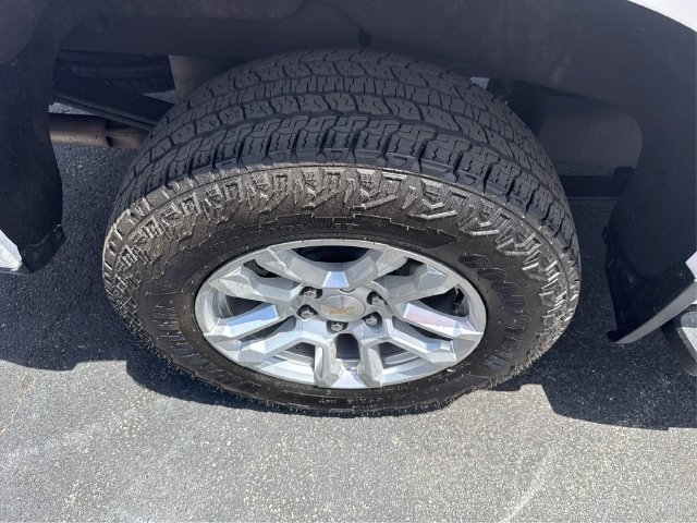 Used 2023 Chevrolet Silverado 1500 LT AWD/4WD image 17