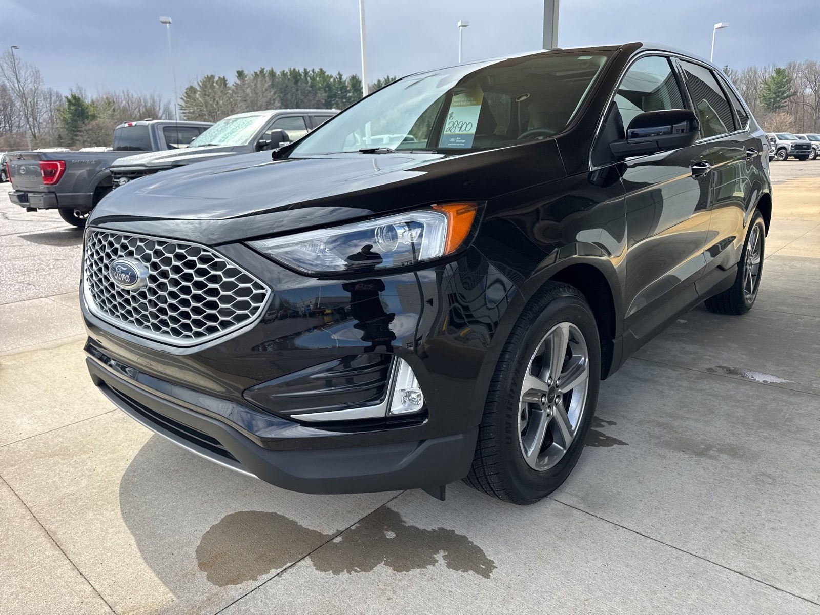 Certified 2024 Ford Edge SEL w/ Convenience Package AWD/4WD image 3