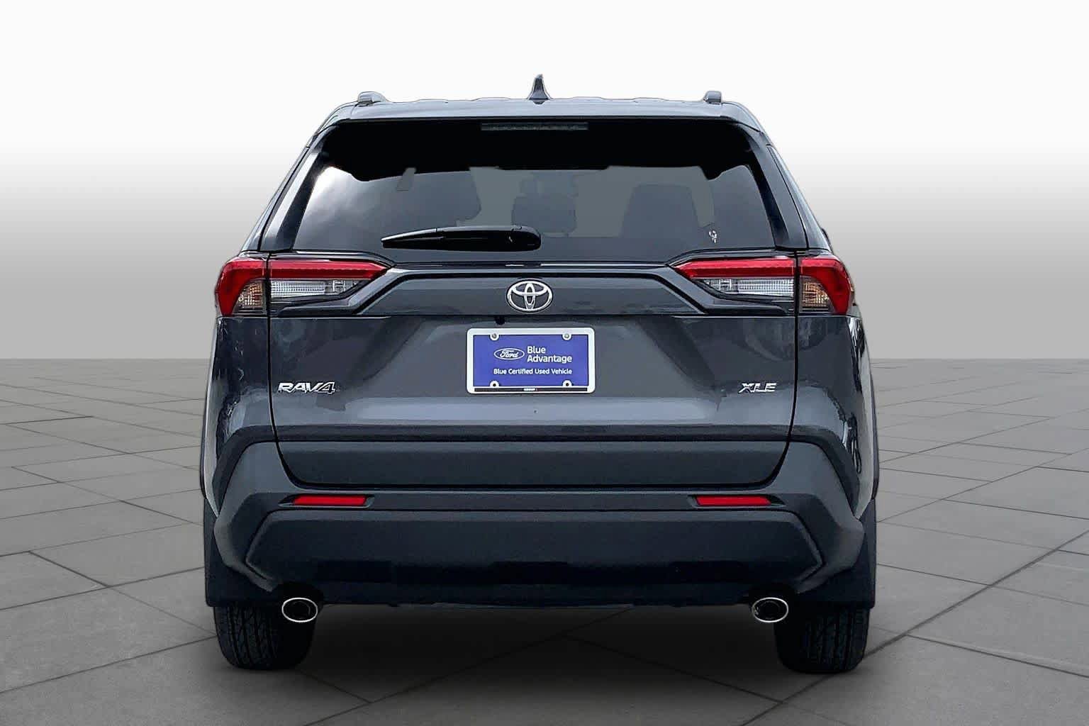 Used 2025 Toyota RAV4 XLE w/ Convenience Package FWD image 5