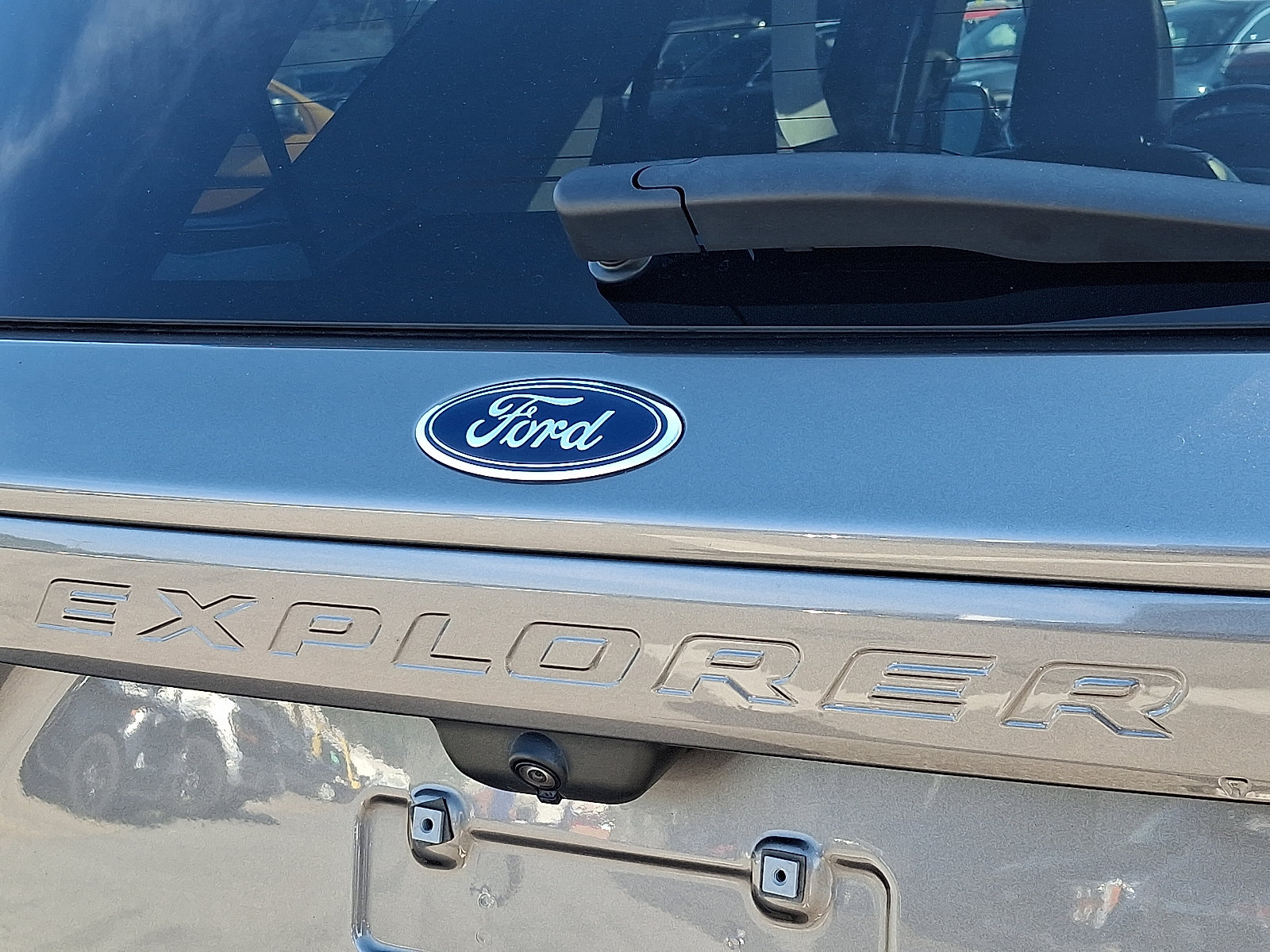 Certified 2022 Ford Explorer XLT w/ Equipment Group 202A AWD/4WD image 31