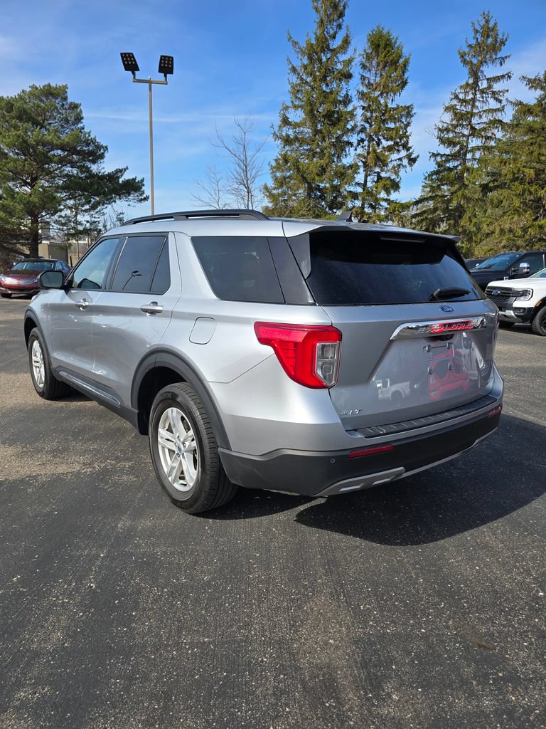 Certified 2023 Ford Explorer XLT w/ Equipment Group 202A AWD/4WD image 3